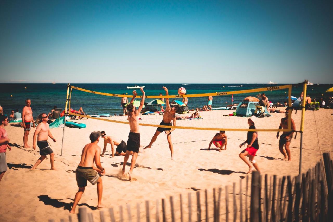 Toison D'Or Hotel Ramatuelle Eksteriør billede Beach volleyball at Grand Haven State Park