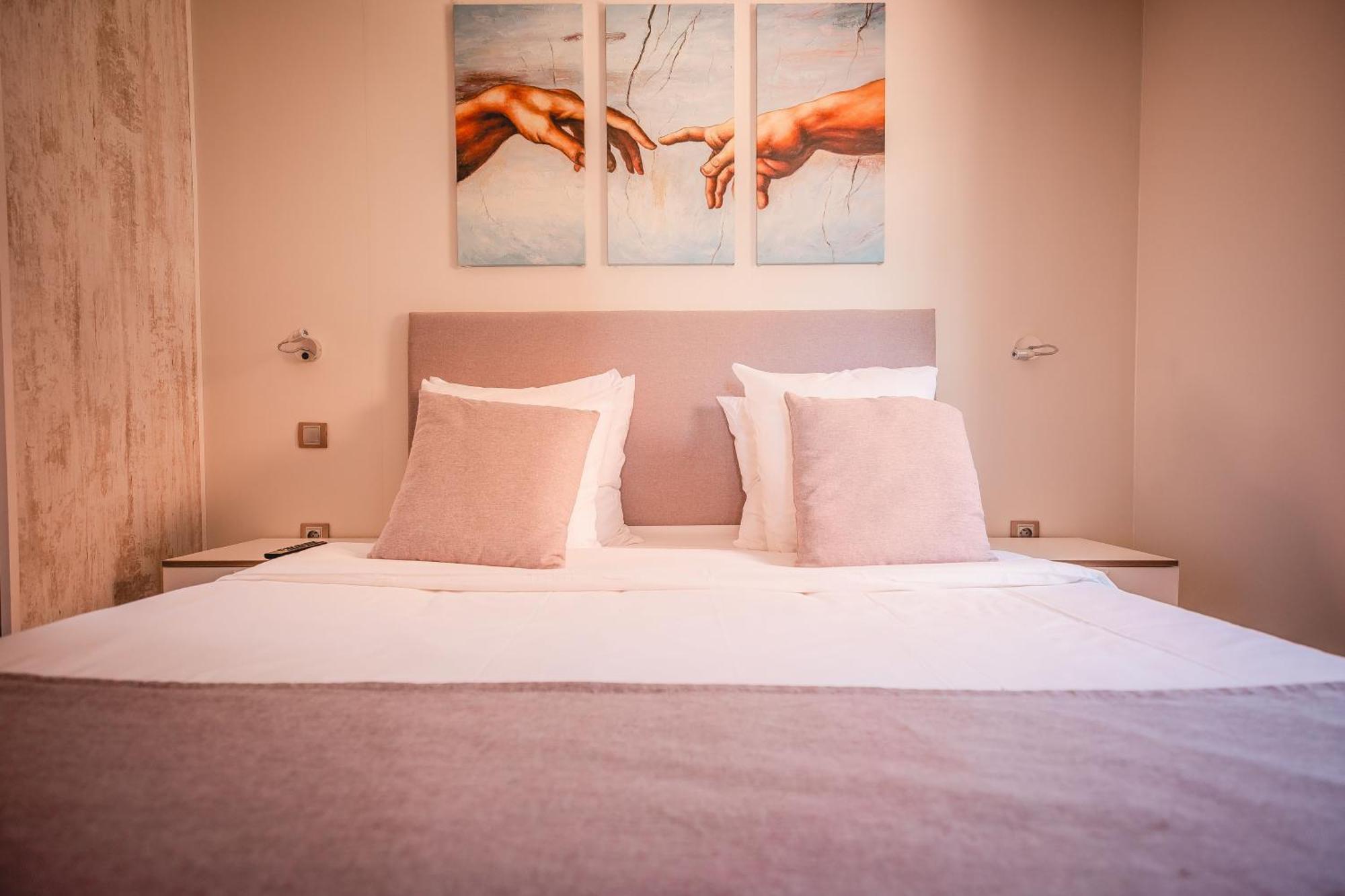 Toison D'Or Hotel Ramatuelle Eksteriør billede A bedroom at the hotel
