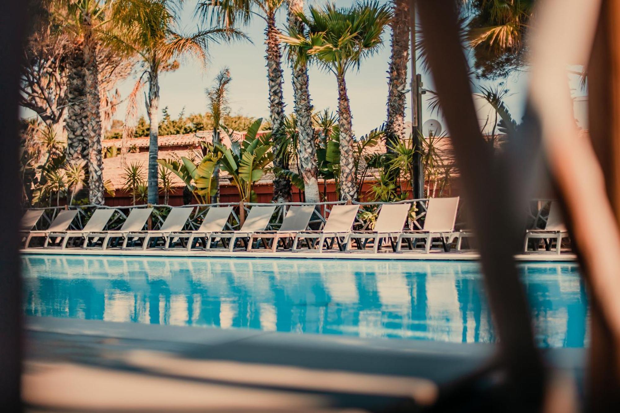 Toison D'Or Hotel Ramatuelle Eksteriør billede The swimming pool at the hotel
